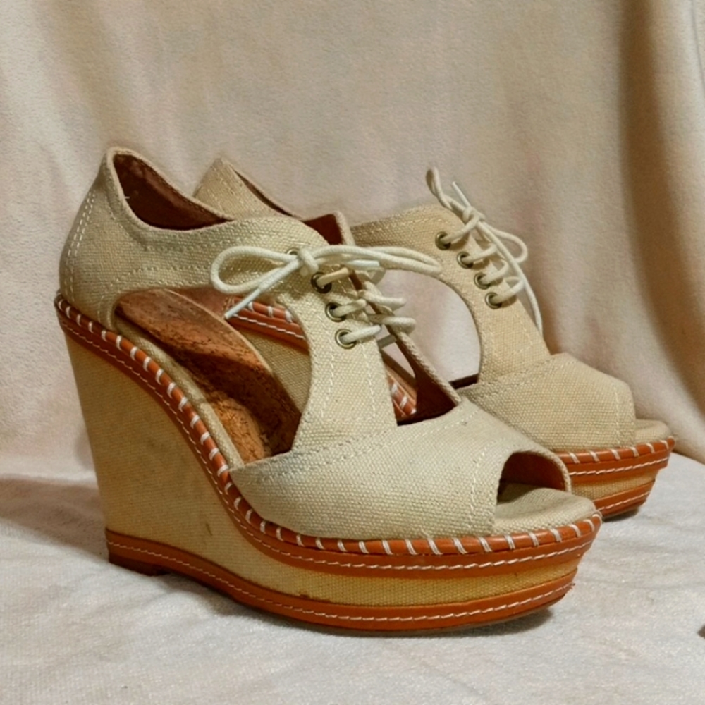 Gianni Bini Wedge sz 7 Woman Sandal